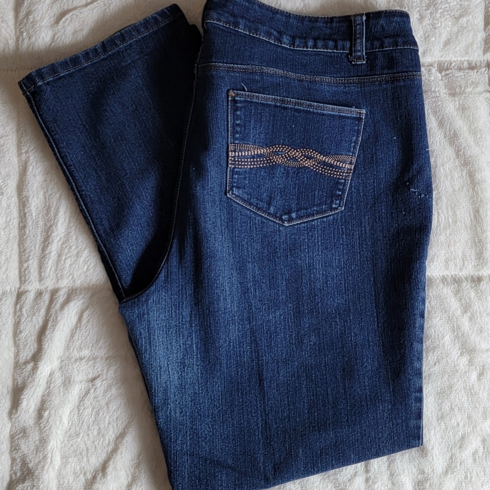 Plus size jeans - Picture 2 of 3